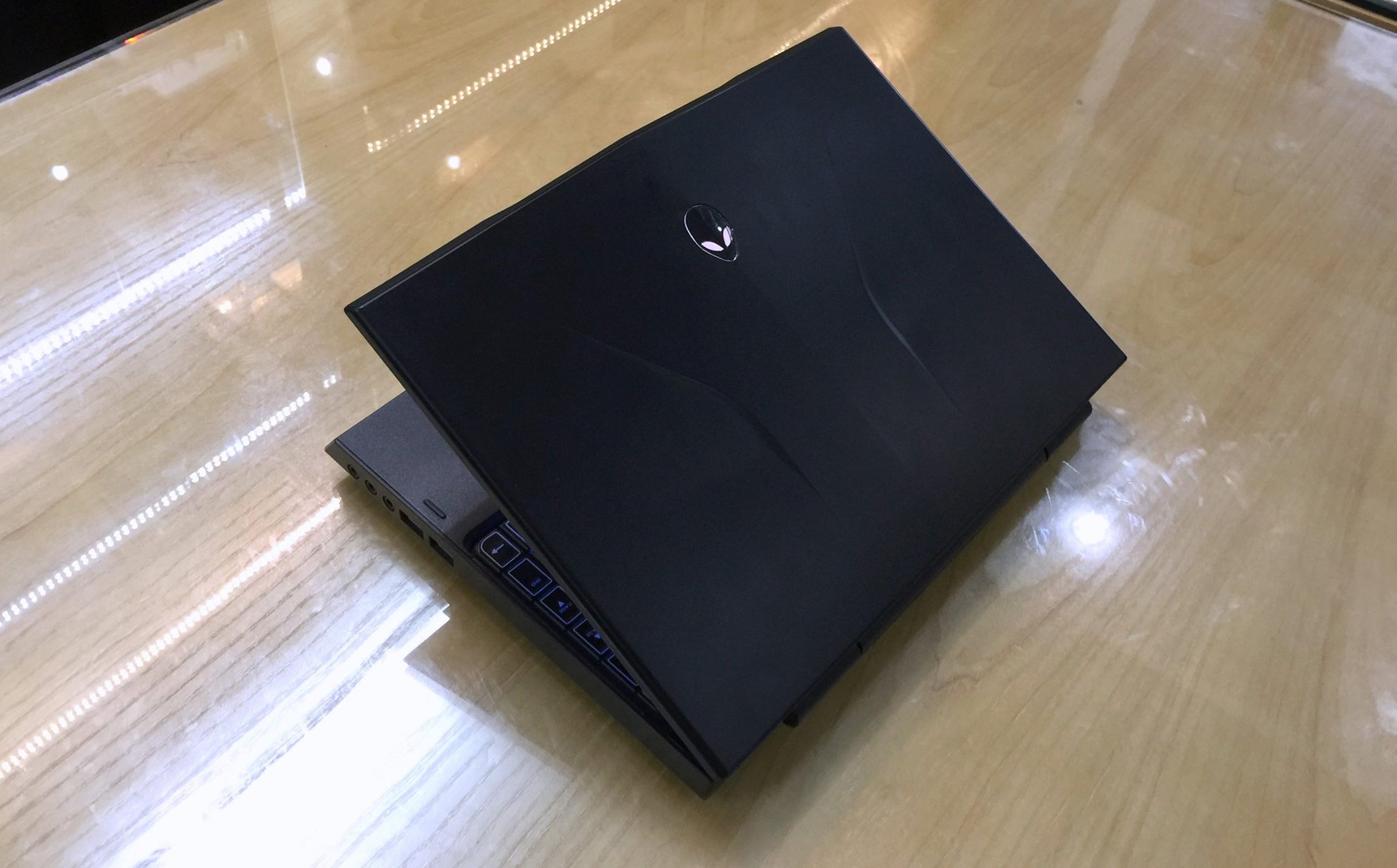Laptop Dell Alienware M11xR2-3.jpg